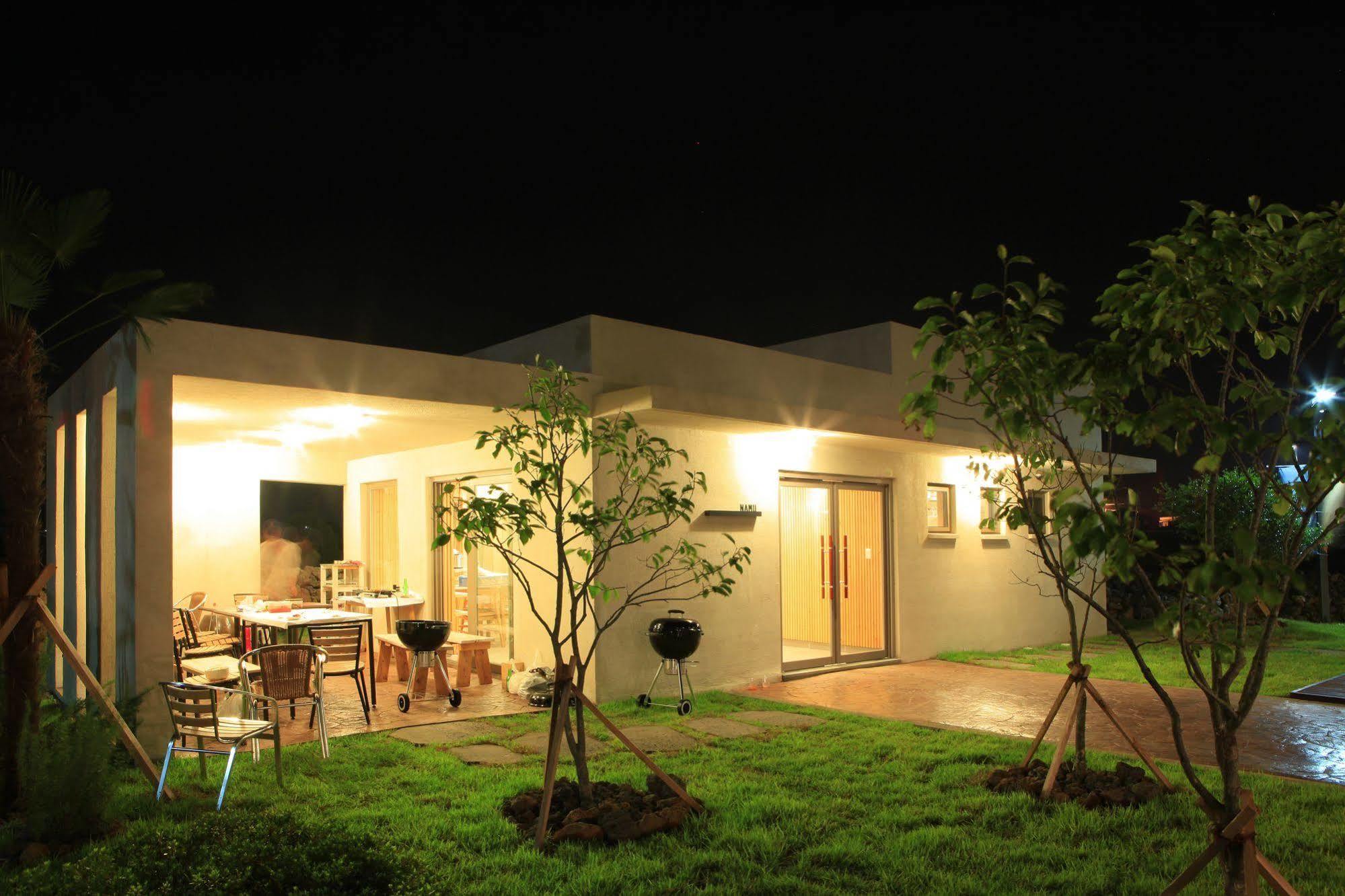 Comma&Spa Resort Seogwipo Exterior photo